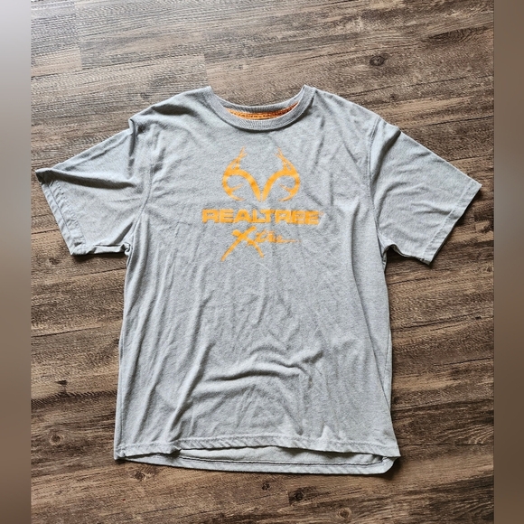 ☀️ Realtree Logo Men's Gray T-Shirt - Picture 1 of 3